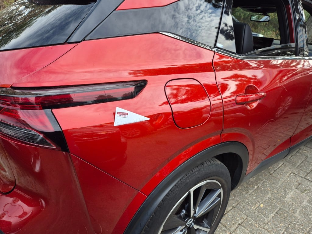 Nissan Qashqai 1.3 DIG-T Mild-Hybrid Tekna Automático 28