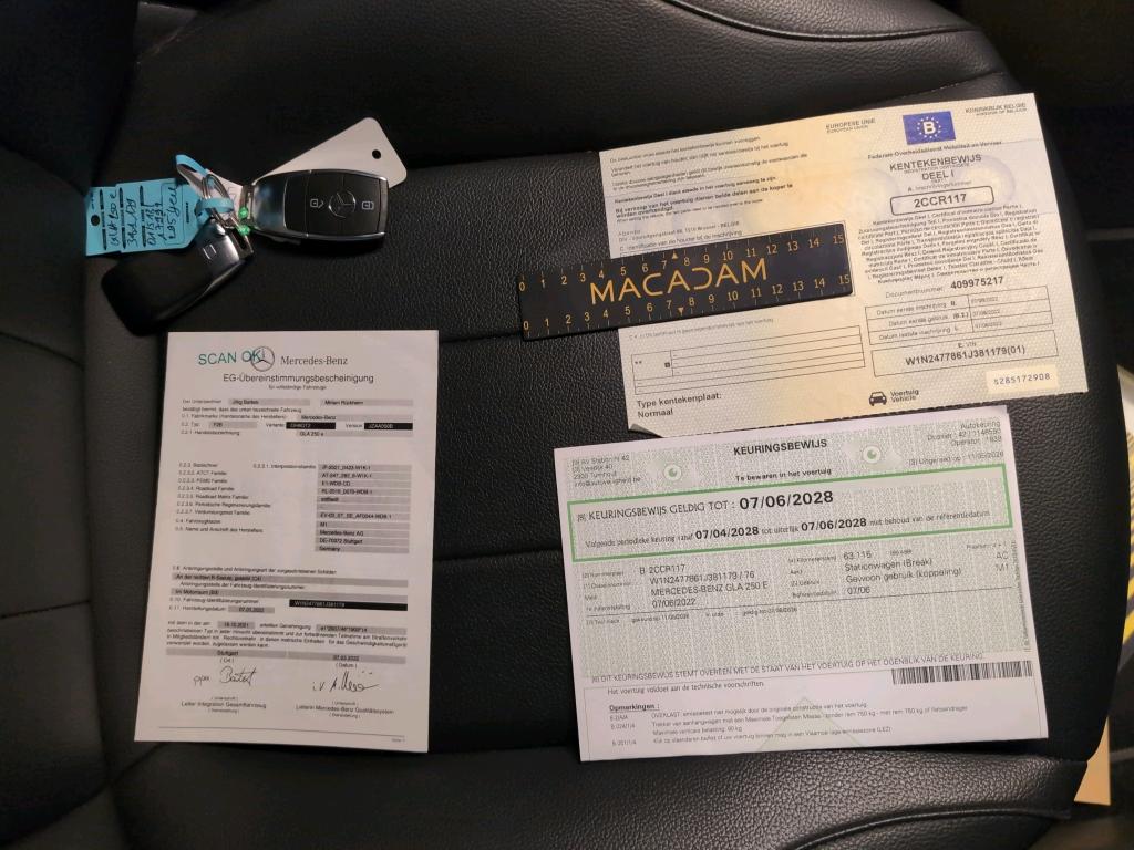 Mercedes-Benz GLA 250 e Plug-In Hybrid Progressive 8G-DCT 12