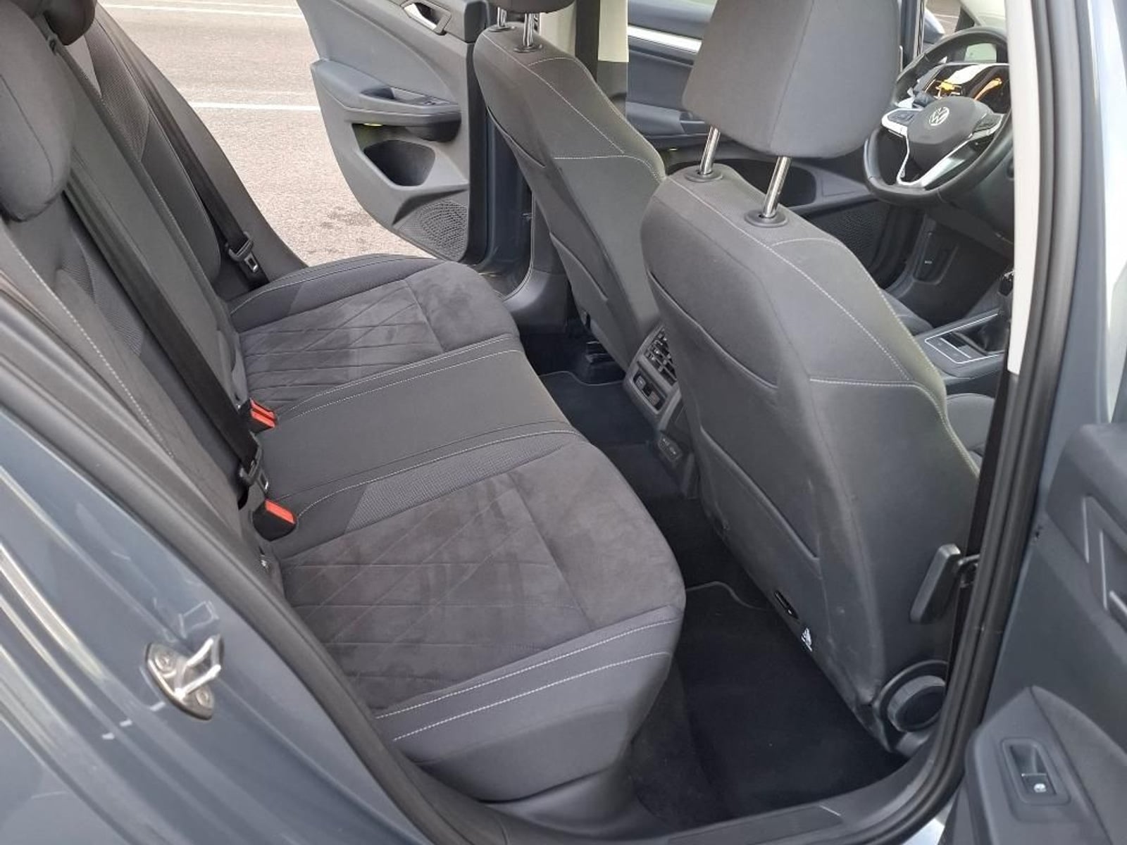 Volkswagen Golf 2.0 TDI Life 8