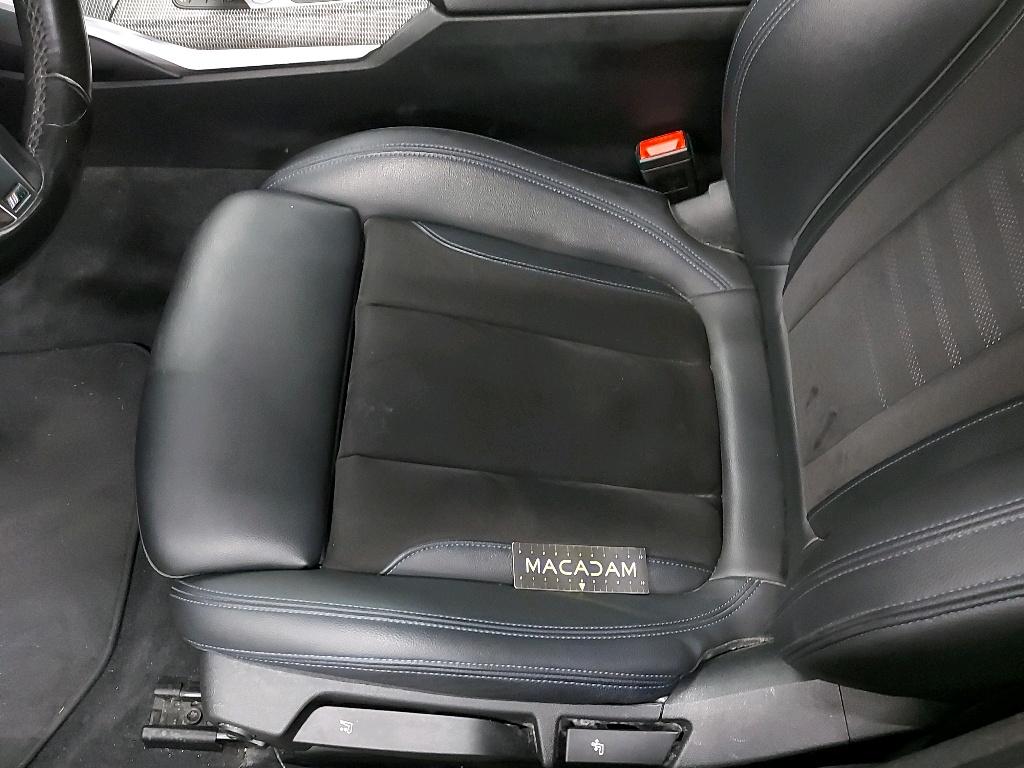 BMW 330e Plug-In Hybrid M-Sport Touring 30