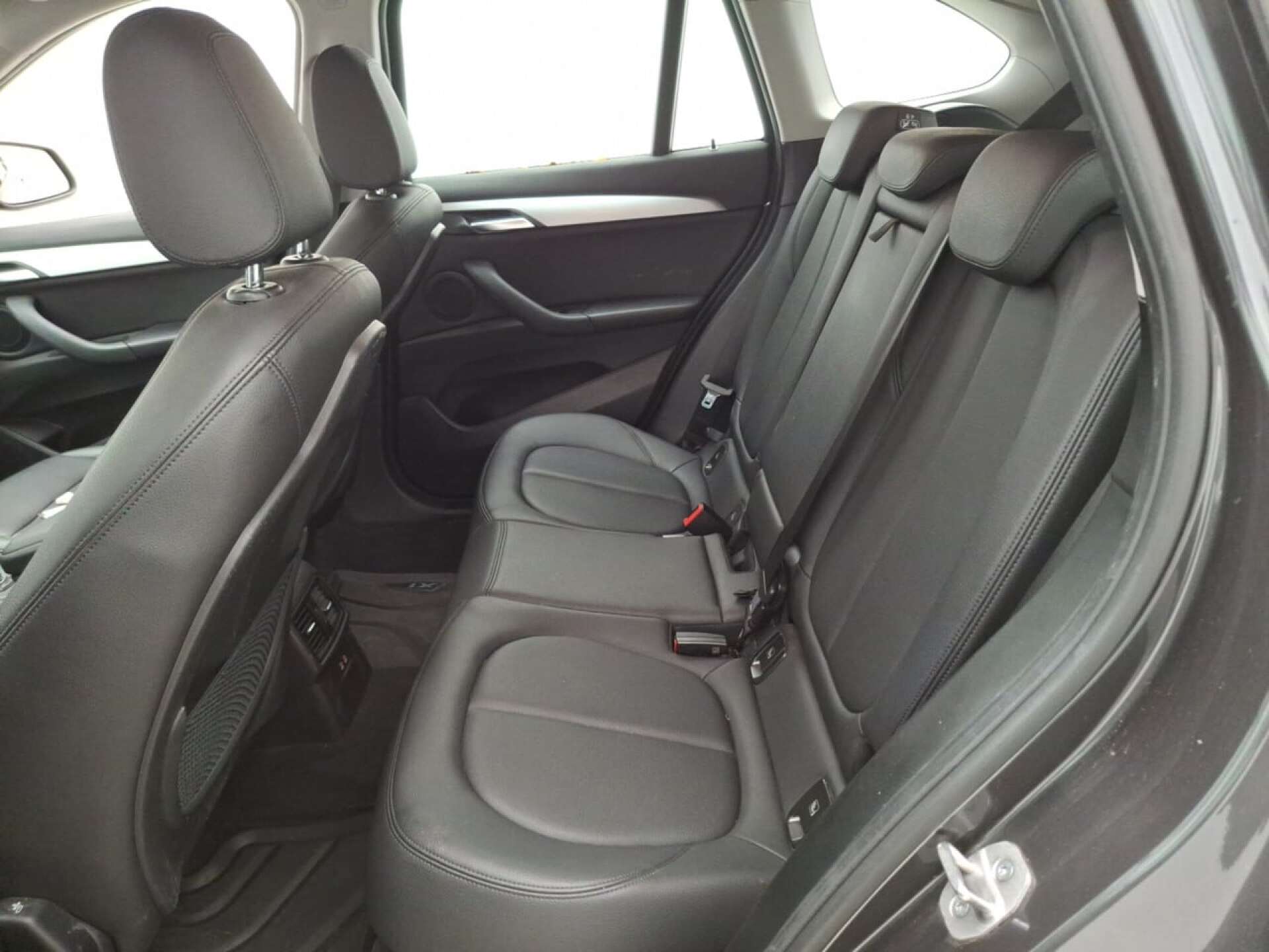 BMW X1 sDrive18i 1.5 9