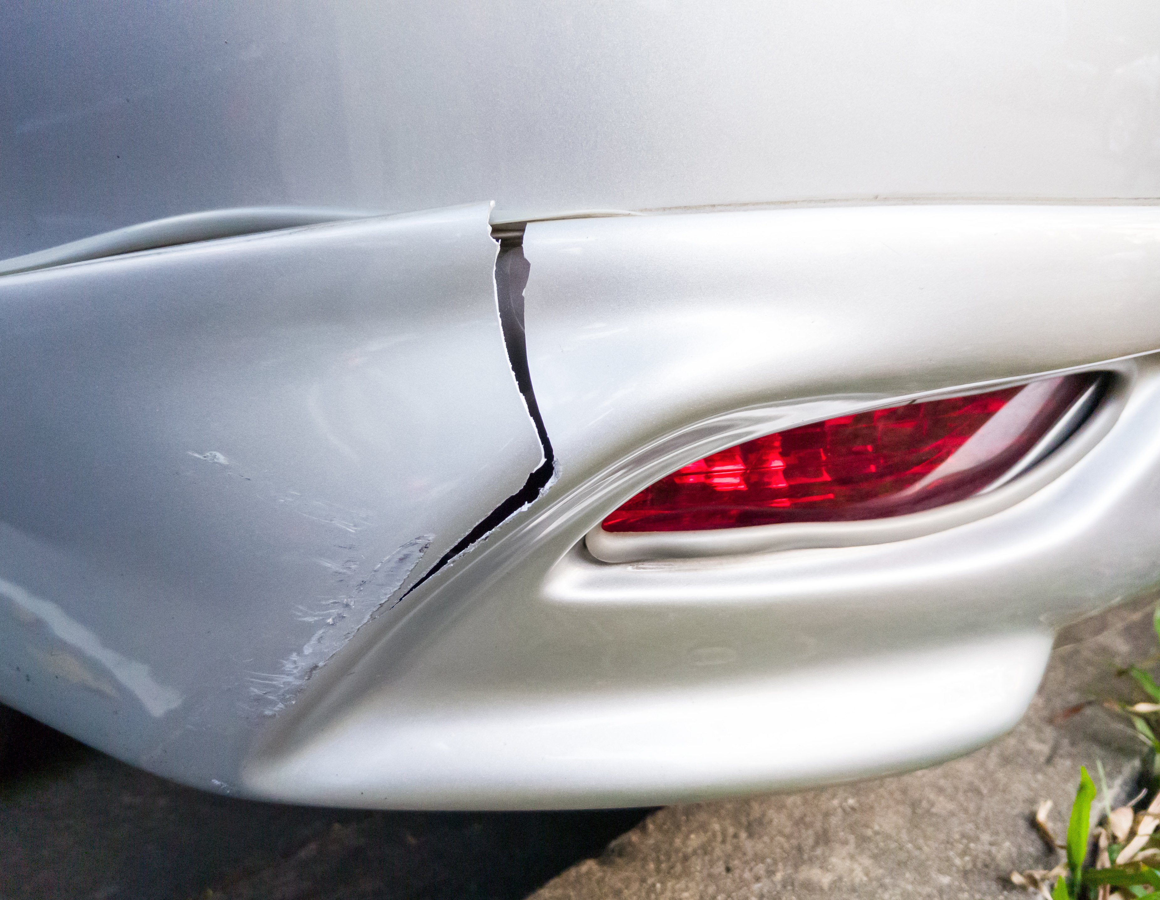 Scratch removal: first aid for your paint-damaged car