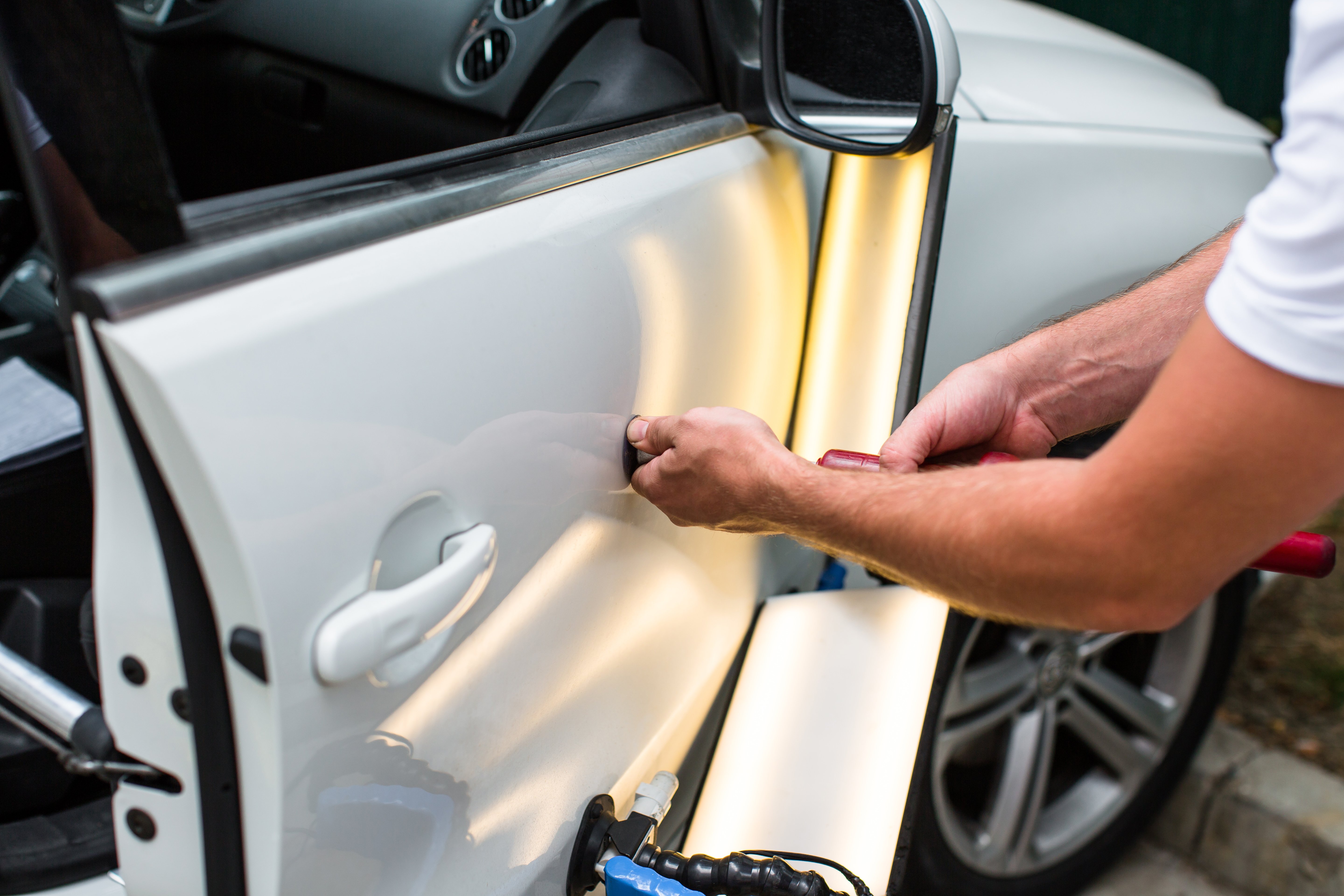 Scratch removal: first aid for your paint-damaged car
