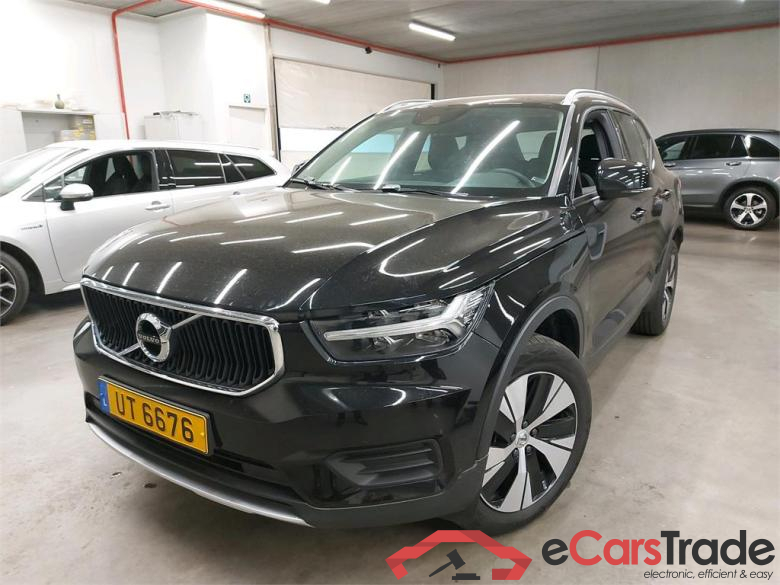  VOLVO - XC40 T3 163PK Geartronic Momentum Pro & Pack Park Assist With Camera *PETROL* 