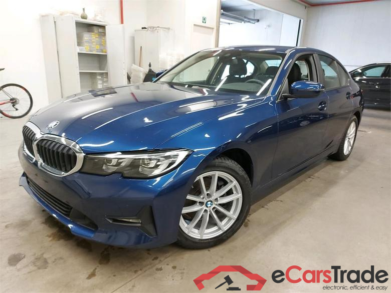  BMW - 3 BERLINE 318dA 150PK Advantage Pack Business With Heated Sport Seats & PDC Front & Rear 