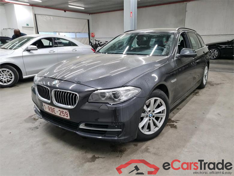  BMW - 5 TOURING 518dA 136PK Pack Business With Heated Sport Seats 