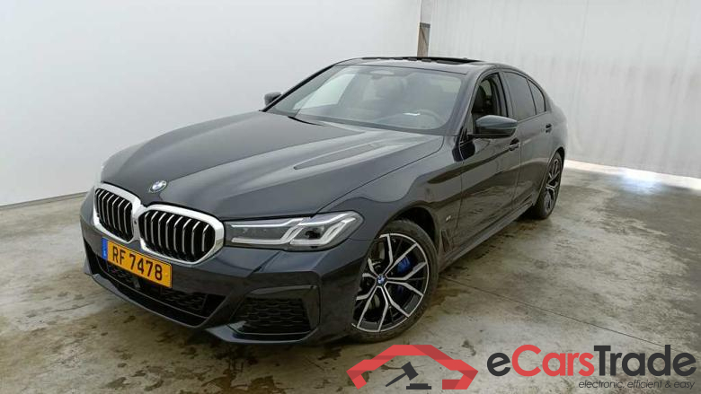 BMW 5 - 2020 540iXAS 333 MHEV 4d ///M-Sportkit, LED, Leather Sport Seats, Sunroof (total options: 27.136,56 Ex.Vat)