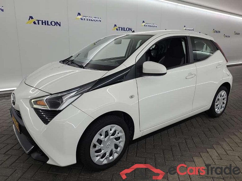 TOYOTA Aygo 1.0 VVT-i x-play 5D 53kW #1