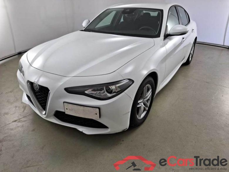 AlfaRomeo 46 ALFA ROMEO GIULIA / 2016 / 4P / BERLINA 2.2 TURBO AT8 160CV BUSINESS #1