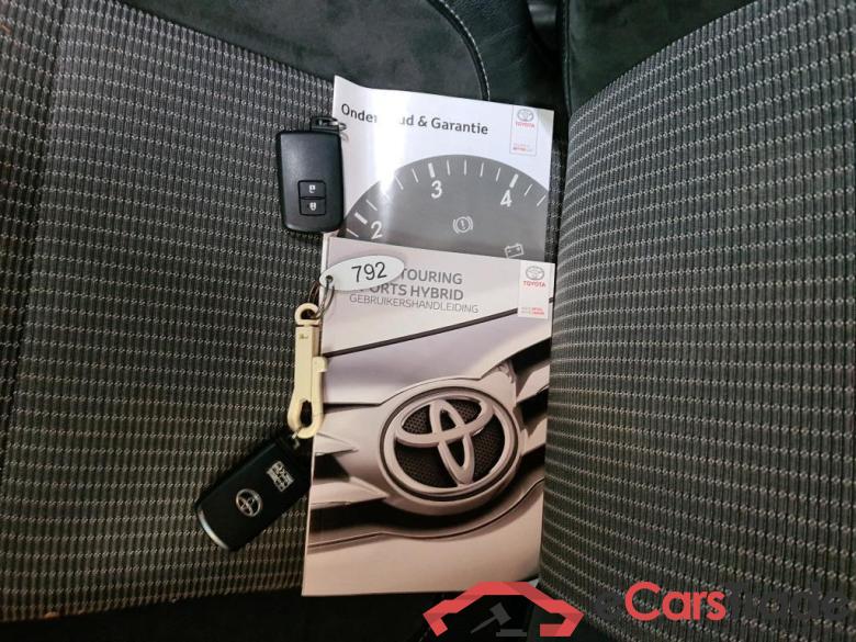 TOYOTA Auris Touring Sports 1.8 Hybr. Exec. Go #6