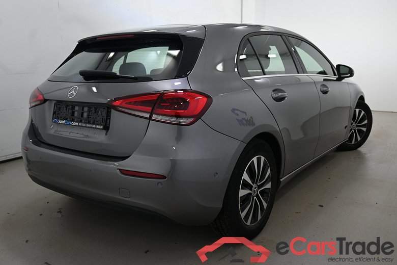 Mercedes A 180 Aut. LED-Xenon Widescreen Navi 1/2 Sport-Leather KeylessGo Camera Klima PDC ... #3