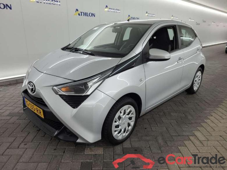 TOYOTA Aygo 1.0 VVT-i x-play 5D 53kW #1