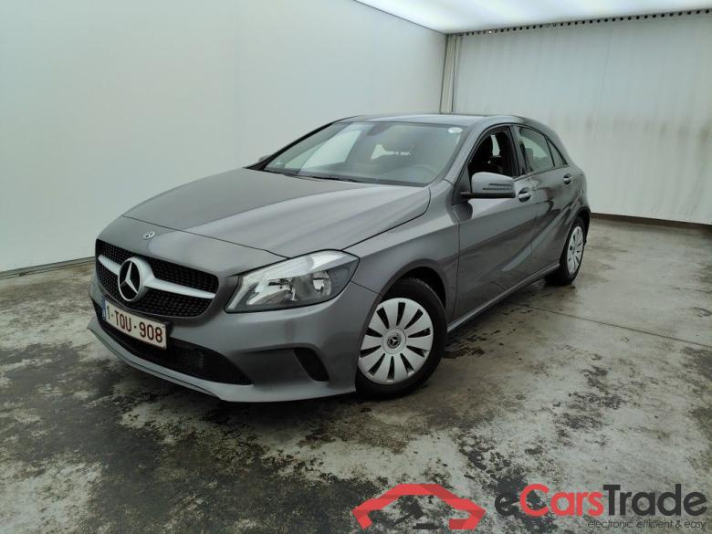 Mercedes-Benz A-Klasse A 180 d BlueEFFICIENCY Edition 5d #1