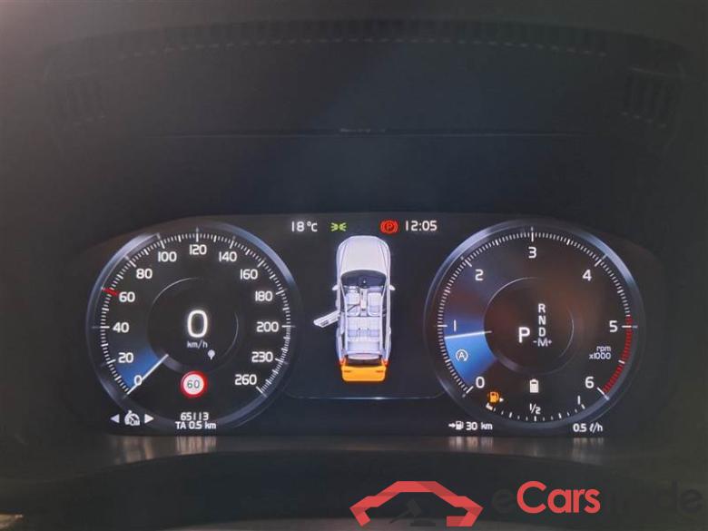 Volvo 163 VOLVO XC60 / 2017 / 5P / SUV B4 D AWD GEARTR. R-DESIGN #4