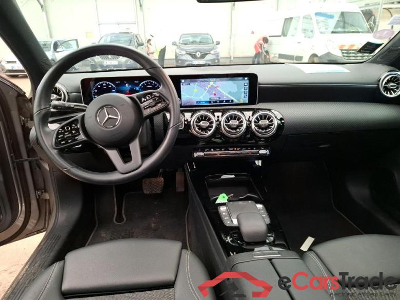 Mercedes A 250 e Business Line 8G-DCT MERCEDES-BENZ Classe A Compact / 2018 / 5P / Berline A 250 e Business Line 8G-DCT #5
