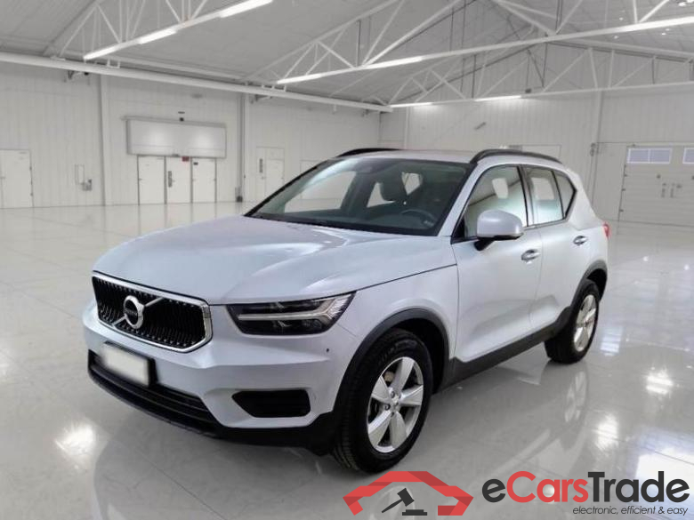 Volvo 77 VOLVO XC40 / 2017 / 5P / FUORISTRADA T2 AUTOMATICO MOMENTUM CORE N1