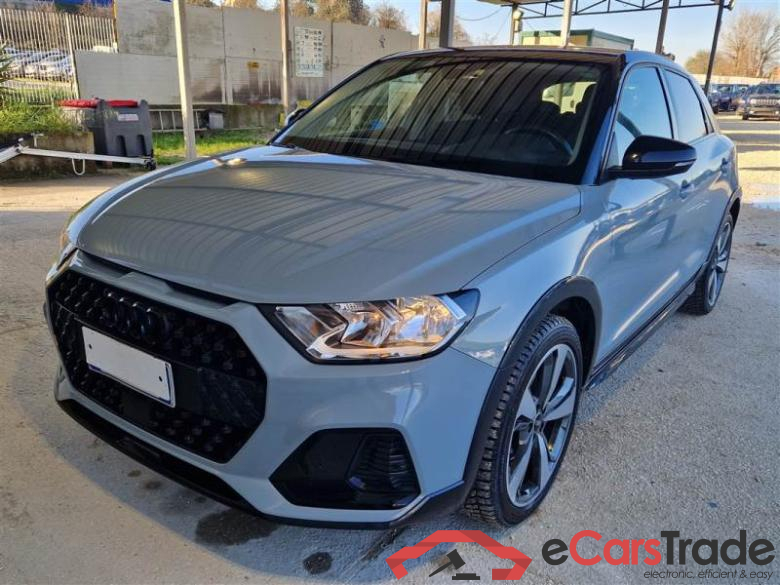 Audi 10 AUDI A1 CITYCARVER / 2018 / 5P / BERLINA 30 TSI S TRONIC CITYCARVER IDENTITY CON.