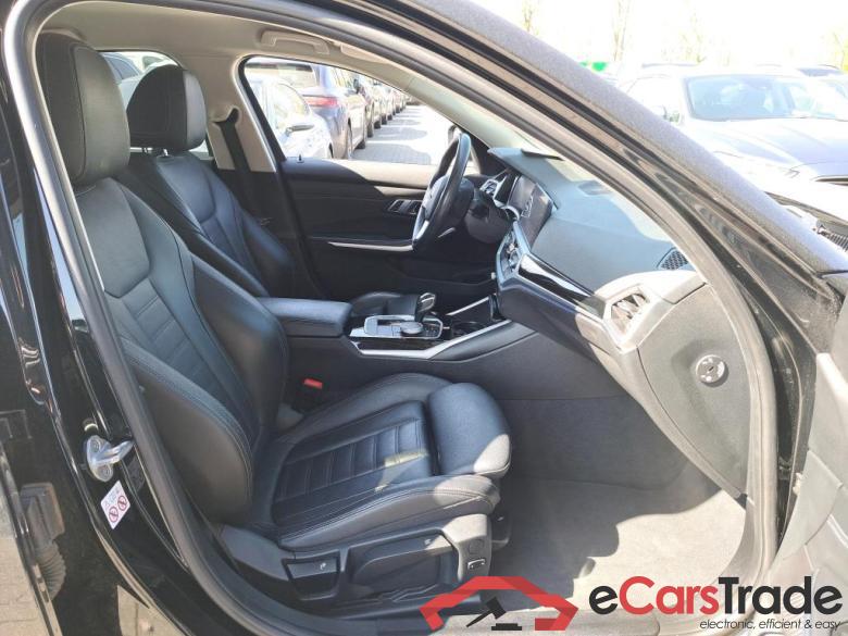 BMW - BMW 3 BERLINE 320dA 190PK Sport Pack Business & LED HeadLights & Vernasca Heated Seats & Live CockPit Pro & PDC Front & Rear #3