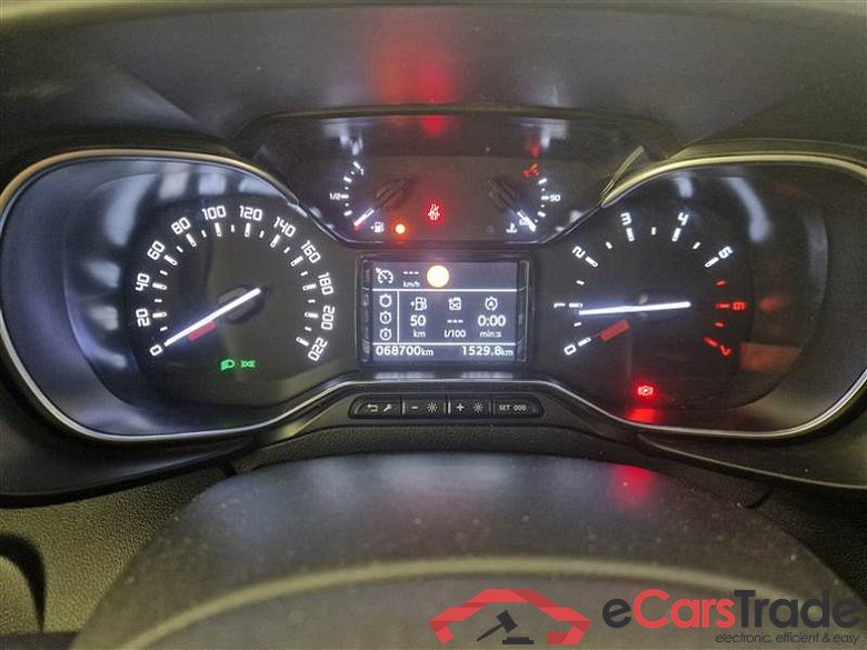 Citroen 12 CITROEN BERLINGO / 2018 / 5P / COMBI BLUEHDI 100 SeS M FEEL #4