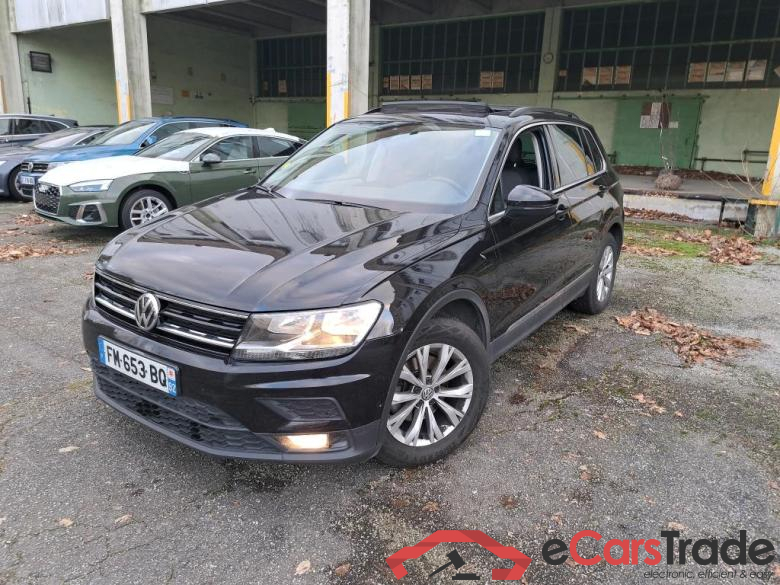 Volkswagen 2.0 TDI 150 BVM6 Confortline Business VOLKSWAGEN Tiguan / 2016 / 5P / SUV 2.0 TDI 150 BVM6 Confortline Business
