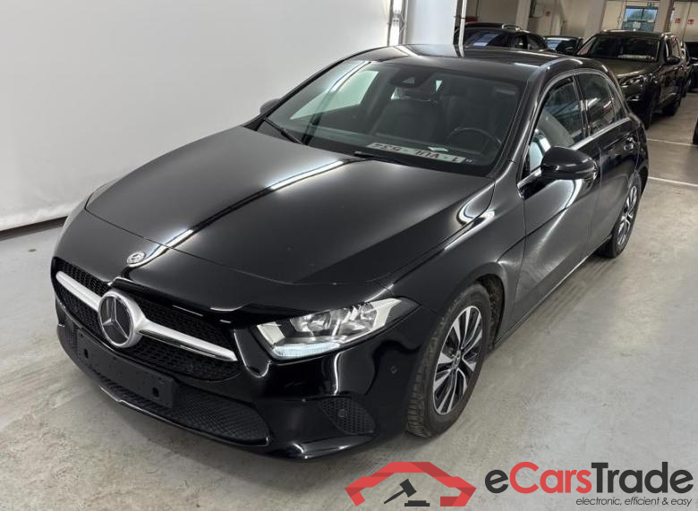 Mercedes A 180d Aut. Widescreen Navi 1/2 Sport-Leather KeylessGo Klima PDC ...