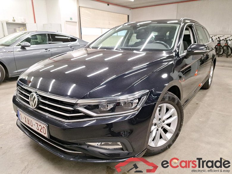 VOLKSWAGEN - VW  PASSAT VARIANT TDI 120PK DSG7 Style Business #1