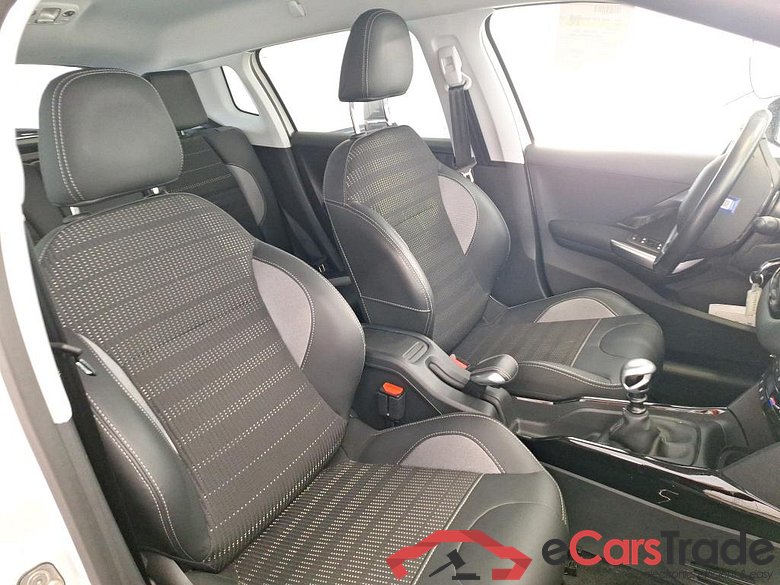 Peugeot Puretech 130 S&S Allure Business 2008 Allure Business 1.2 PureTech 130CV BVM6 E6dT #6