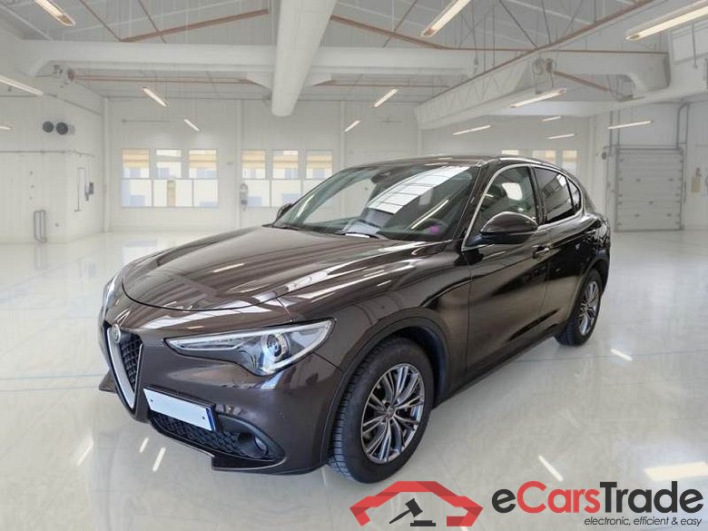 AlfaRomeo 32 ALFA ROMEO STELVIO / 2017 / 5P / SUV 2.2 TURBO DIESEL 160CV AT8 RWD BUSINESS #1
