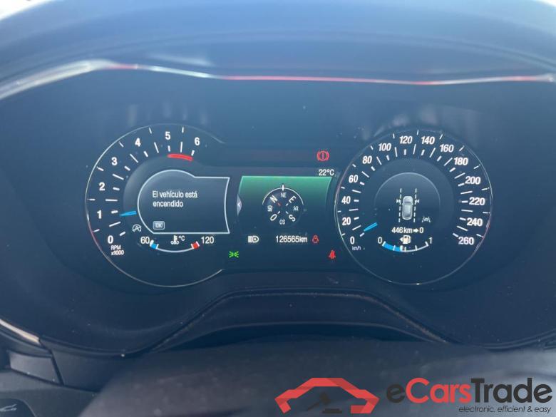 Ford 2.0 TDCi 110kW (150CV) Titanium 235 FORD Mondeo / 2014 / 5P / berlina con portón 2.0 TDCi 110kW (150CV) Titanium 235 #4