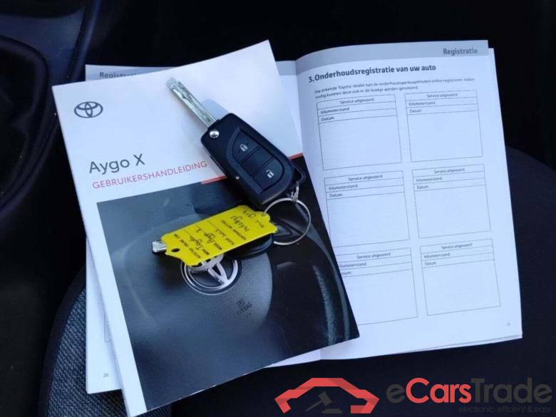 TOYOTA Aygo X 1.0 VVT-i MT Play #3