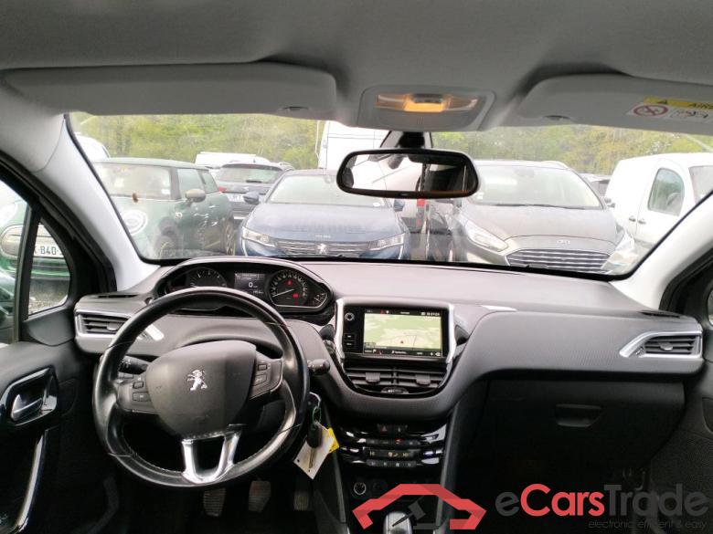 Peugeot 16 BlueHDi 100 Allure PEUGEOT 208  2015  5P  Berline 16 BlueHDi 100 Allure #5