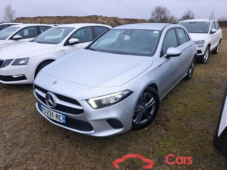 Mercedes A 180 d Business Line 7G-DCT MERCEDES-BENZ Classe A Compact / 2018 / 5P / Berline A 180 d Business Line 7G-DCT #1