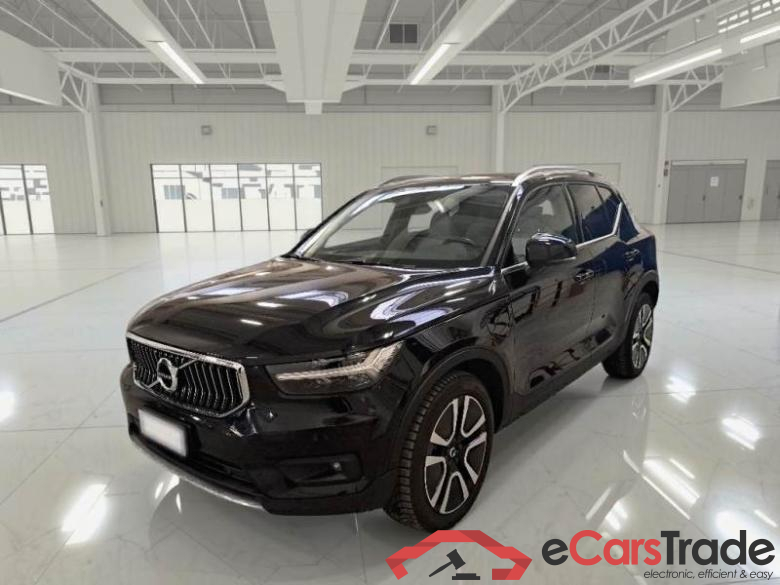 Volvo 181 VOLVO XC40 / 2017 / 5P / SUV T5 PLUG-IN HYBRID RECHARGE INSCR.