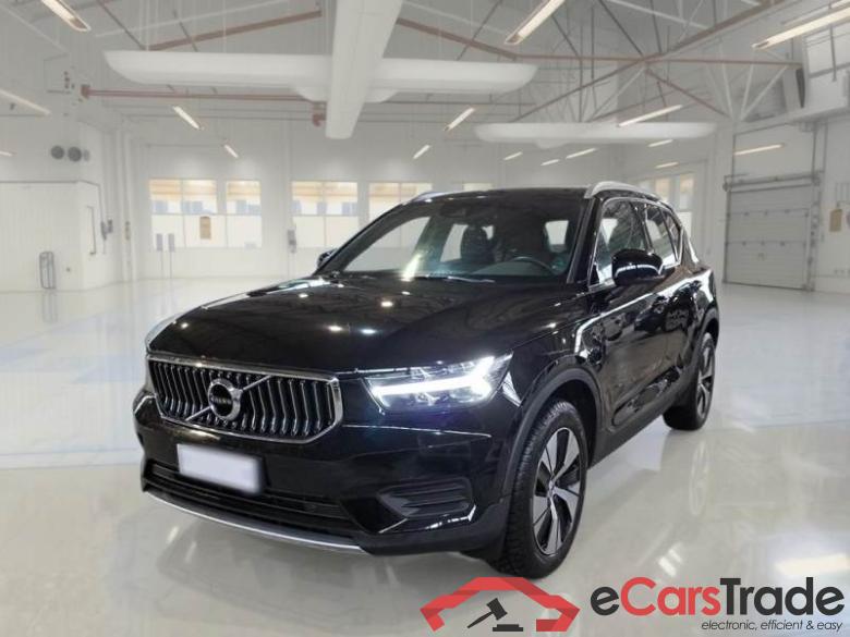 Volvo 228 VOLVO XC40 / 2017 / 5P / SUV T5 PLUG-IN HYBRID AUTO RECH INSCRIP EXPR #1