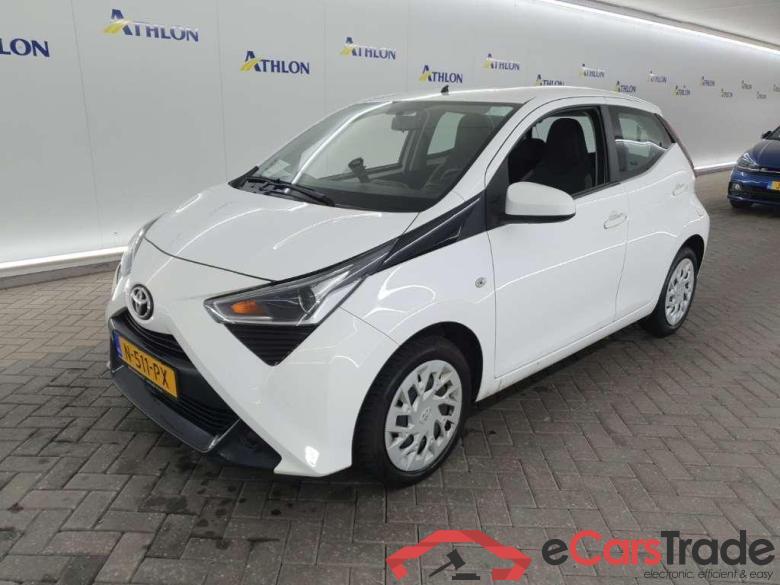 TOYOTA Aygo 1.0 VVT-i x-play 5D 53kW #1