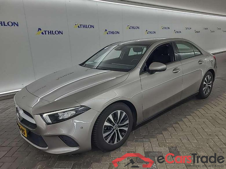 MERCEDES-BENZ A-Klasse Limousine A 180 7G-DCT Business Solution 4D 100kW