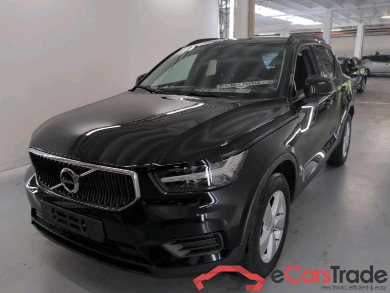 VOLVO XC40 1.5 T2 MOMENTUM CORE