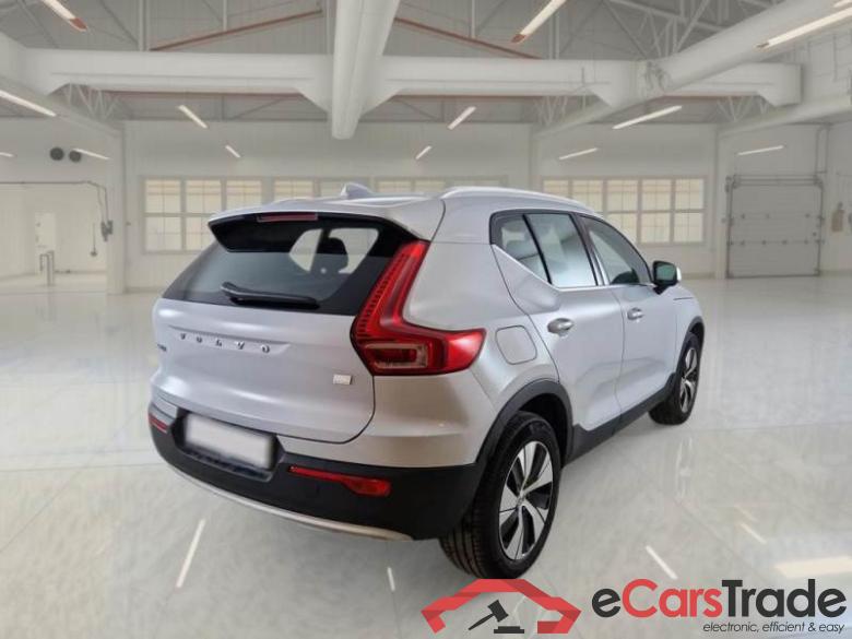 Volvo 228 VOLVO XC40 / 2017 / 5P / SUV T5 PLUG-IN HYBRID AUTO RECH INSCRIP EXPR #2