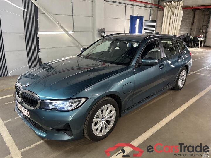 BMW 3 Reeks Touring 3 Reeks Touring 330e (215 kW) (PHEV) 215kW/292pk  5D/P Auto-8