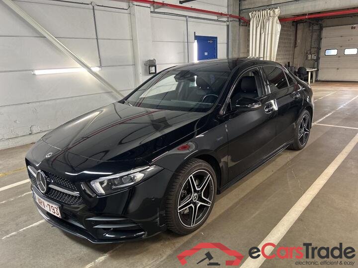 Mercedes A-Klasse Limousine A-Klasse Limousine A 250e Business Solution (PHEV) 160kW/218pk  4D/P Auto-8
