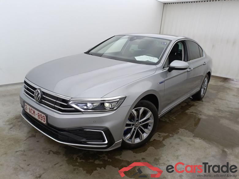 Volkswagen Passat 1.4 TSI GTE Business DSG 4d