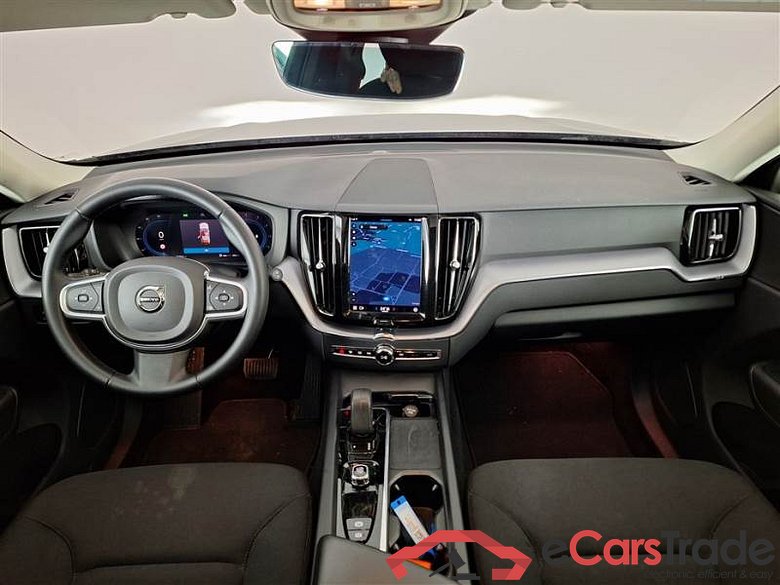 Volvo 26 VOLVO XC60 / 2021 / 5P / SUV B4 D AWD AUTOMATICO BUSINESS #3