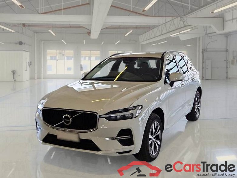 Volvo 14 VOLVO XC60 / 2021 / 5P / SUV B4 D AUTOMATICO MOMENTUM PRO