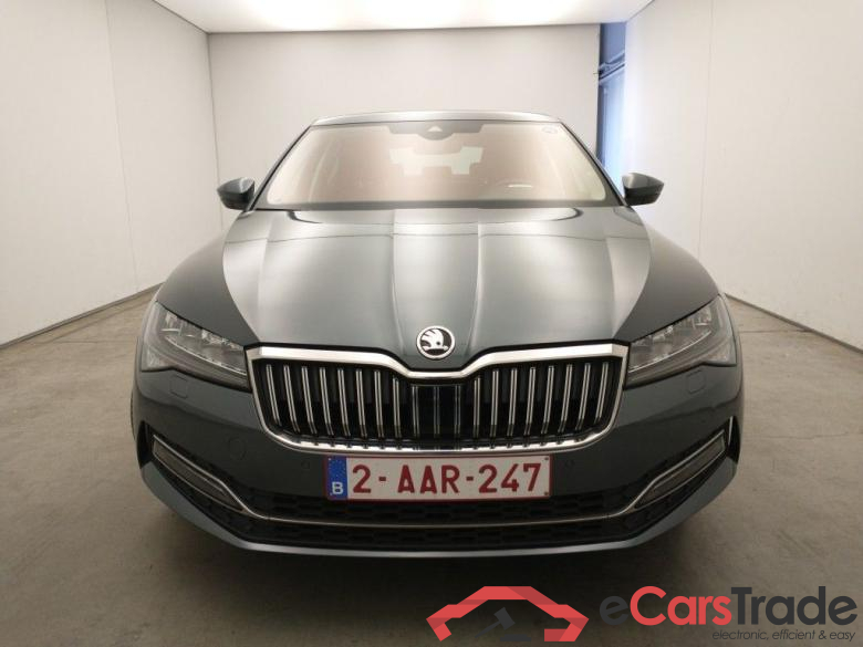 Skoda Superb 2.0 CRTDI 90kW DSG7 Style 5d