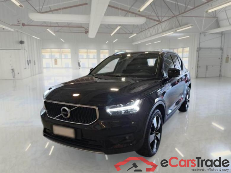 Volvo TRMOMAUTOPR VOLVO XC40 / 2017 / 5P / SUV T3 AUTOMATICO MOMENTUM PRO