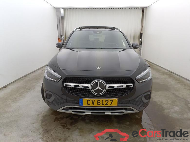 MERCEDES CLASSE GLA (H247) GLA 180 136 Business Solution 5d