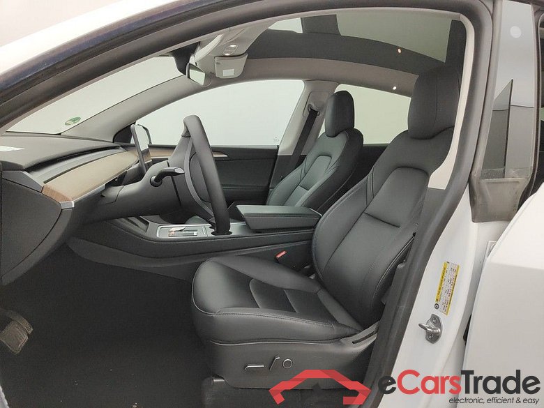 TESLA MODEL Y 72.5 kWh Dual Motor Long Range (324 kW) 5d #6