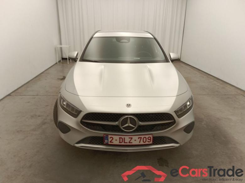 Mercedes-Benz A-Klasse A 250 e Luxury Line 5d #1