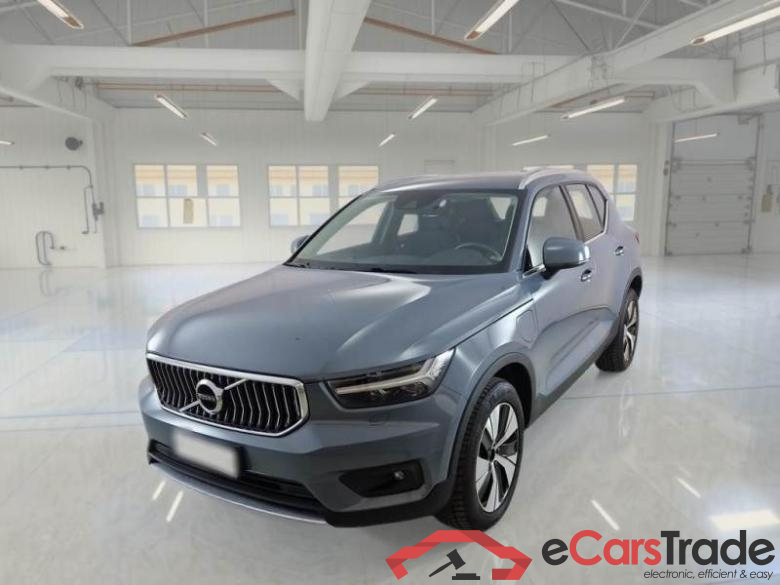 Volvo 228 VOLVO XC40 / 2017 / 5P / SUV T5 PLUG-IN HYBRID AUTO RECH INSCRIP EXPR