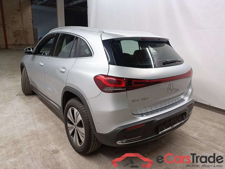 Mercedes-Benz EQA EQA 250 Business Solution Luxury 5d #4